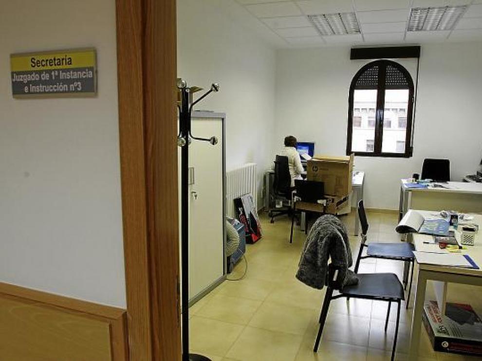 El Juzgado número 3, el día de su apertura a finales de 2009, con los aparatos sin desembalar.