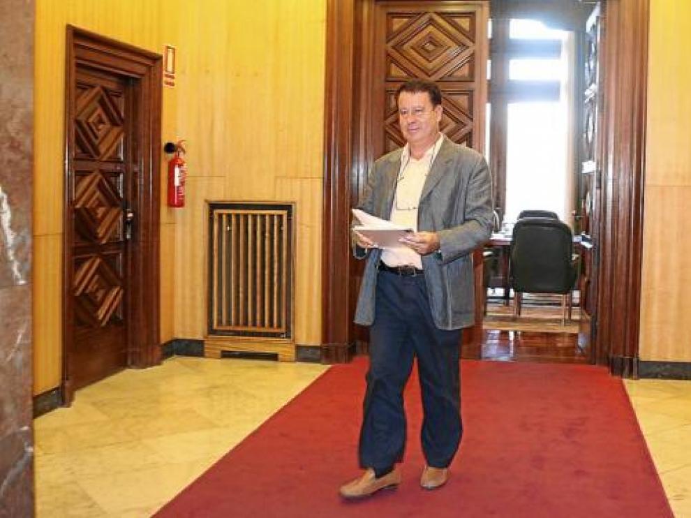 Jerónimo Blasco, a la salida de la reunión de la sociedad Zaragoza Cultural de ayer.