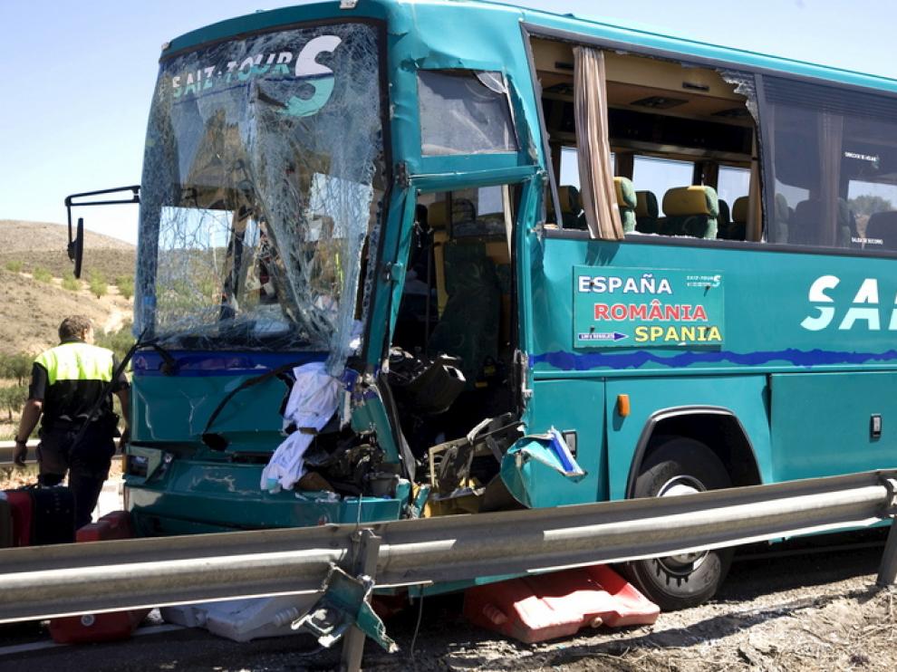 Foto del autobús siniestrado.