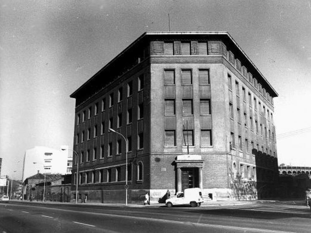 Edificio de la Maternidad provincial, en el paseo de María Agustín, que se abandonó en 1981.