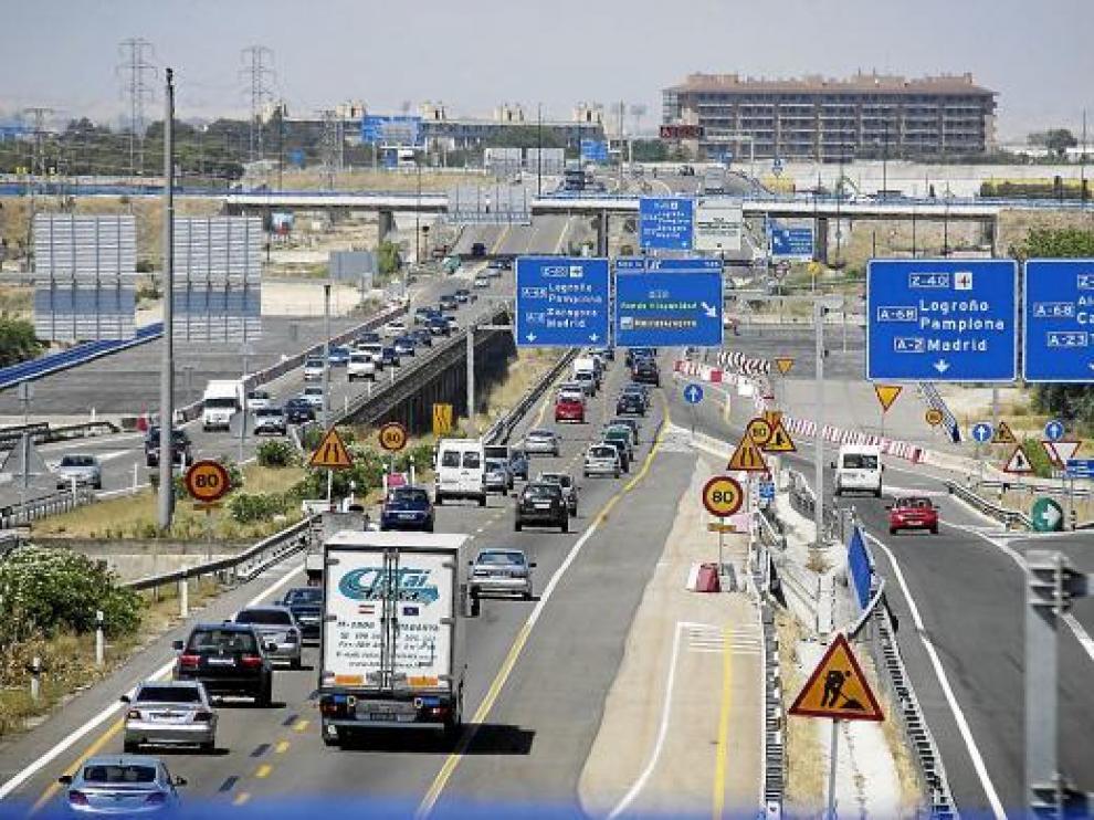 Este aspecto presentaba ayer por la mañana la Ronda Norte, a la altura de Montañana.