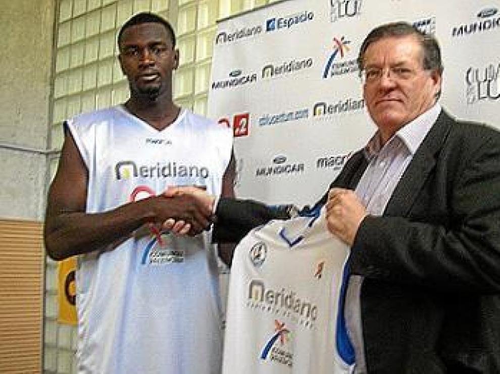 Pape Sow, en su presentación con el Alicante.