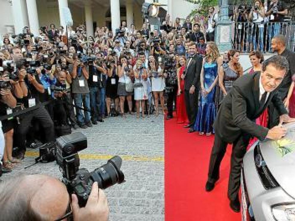 También hubo alfombra roja a la entrada de Villa Padierna.