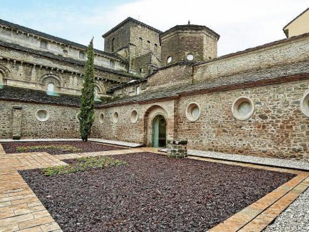 Toda la riqueza musical de la catedral de Jaca, recopilada en un libro-disco