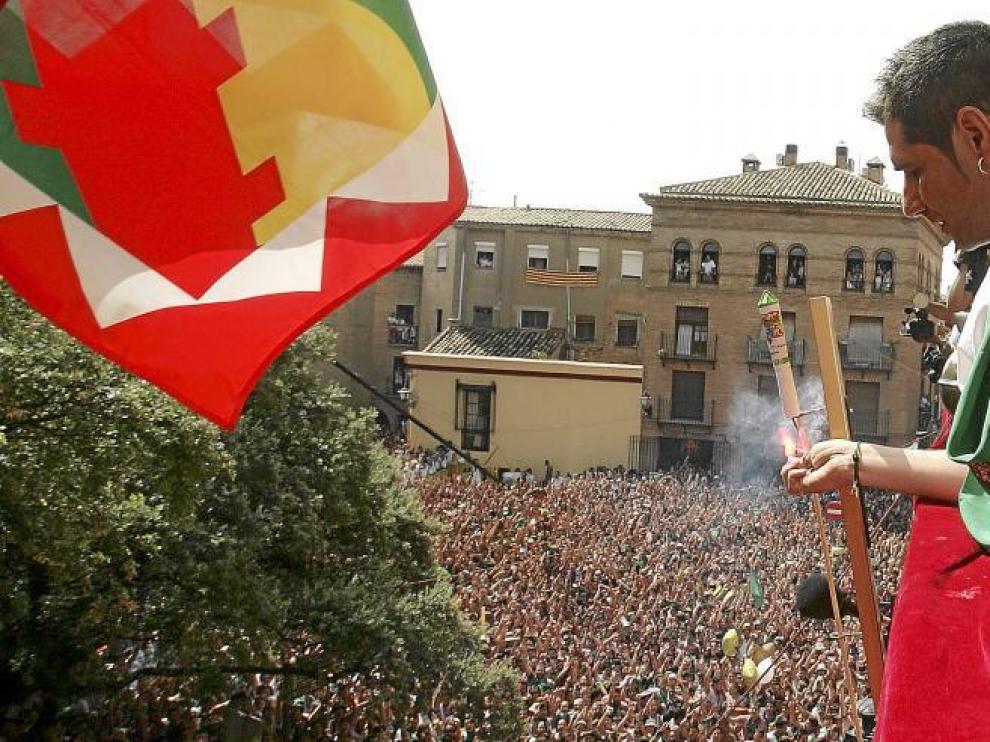 Del balcón arriba con bengala y lágrimas