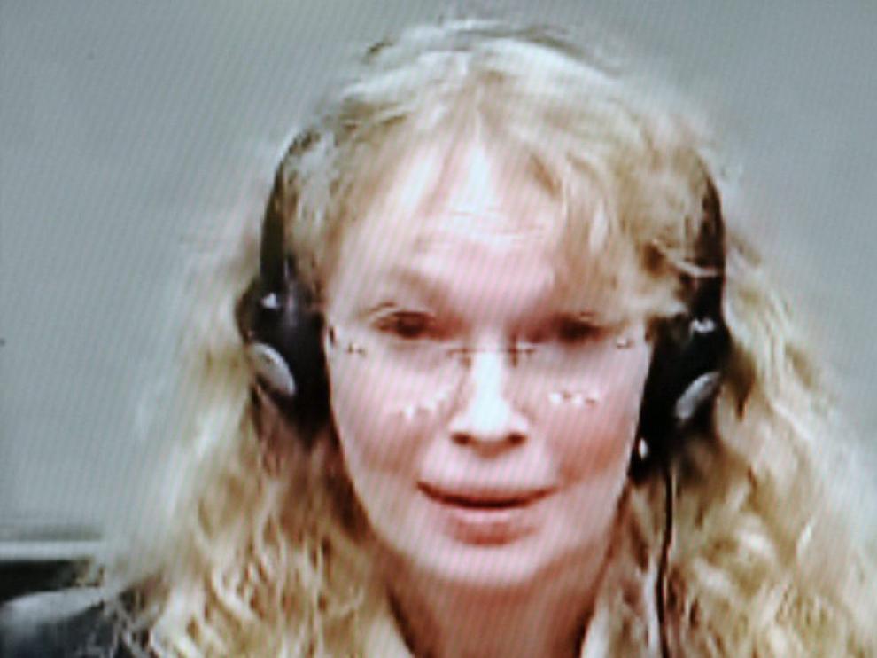 Mia Farrow durante su comparecencia