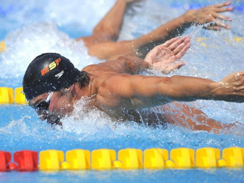 Rafa Muñoz nadando.