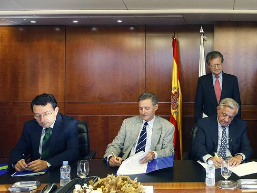 Firma del acuerdo entre ambas partes