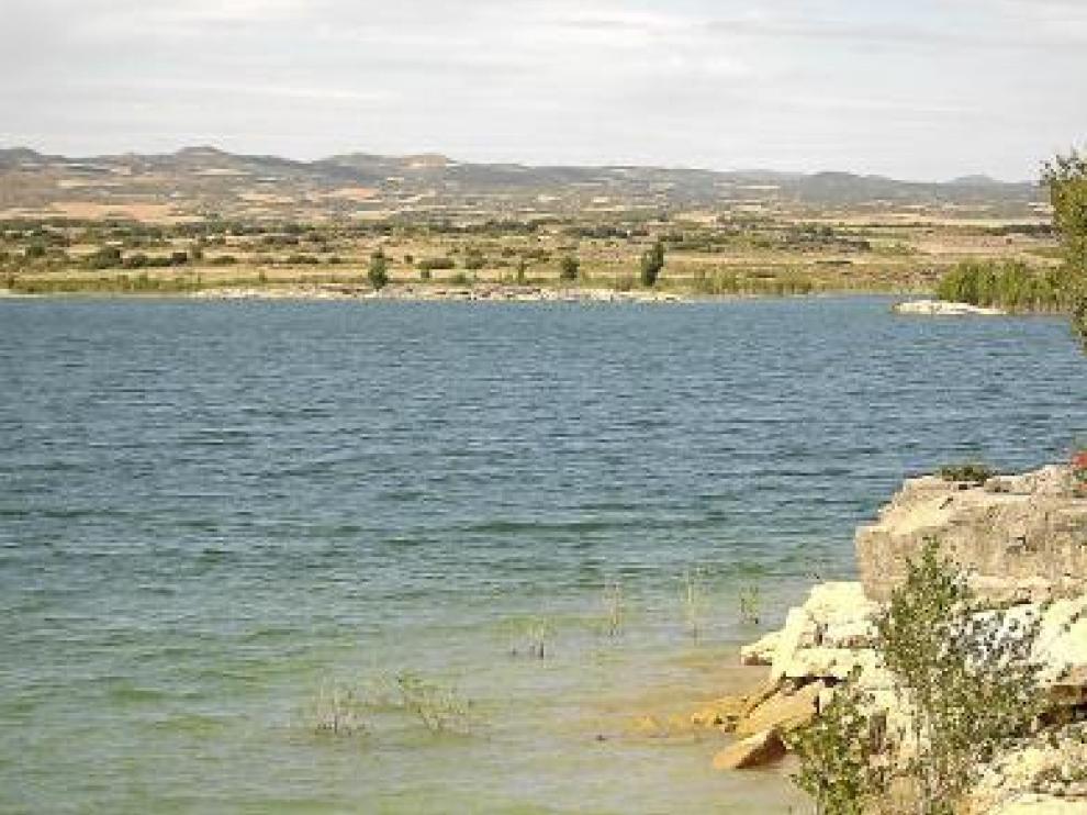 Playas de interior con paisaje aragonés