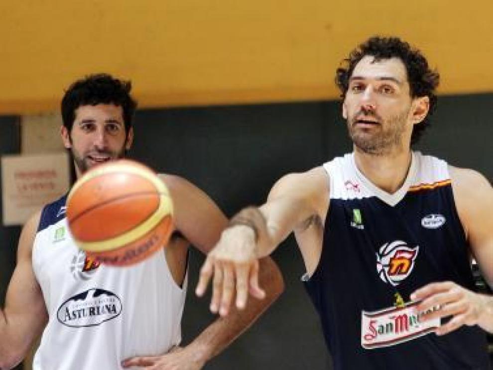 Mumbrú y Garbajosa, entrenándose ayer con España.