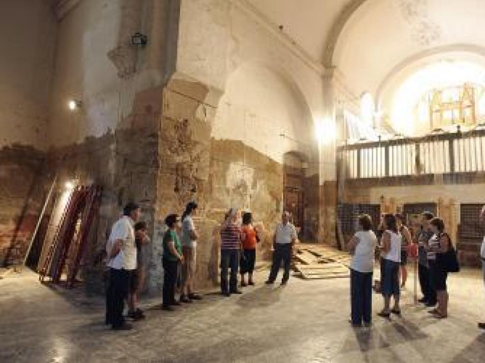 Una visita guiada en el monasterio de Casbas de Huesca.