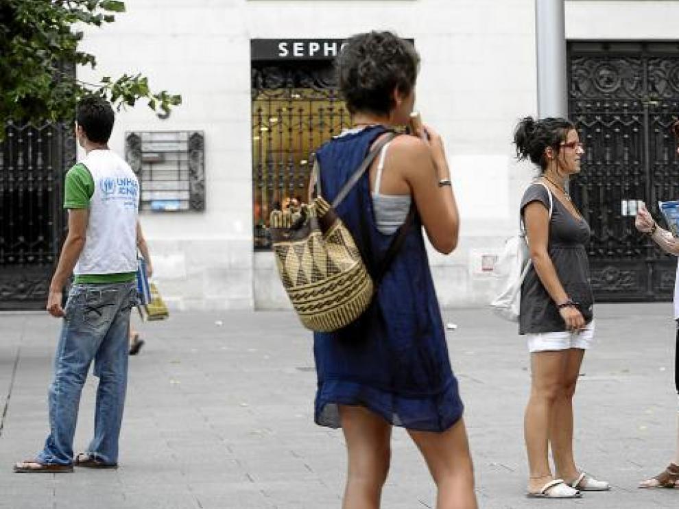 La plaza de España es uno de puntos escogidos para la captación de socios.