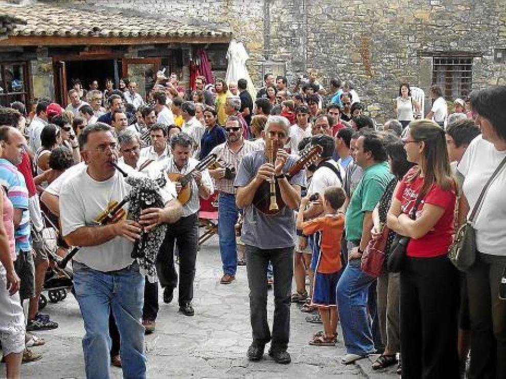 La Ronda de Boltaña actuará mañana por las calles del casco antiguo.