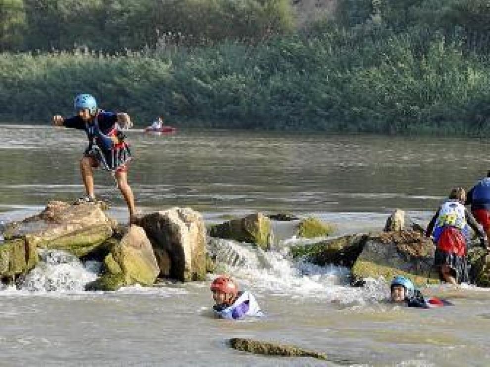Algunos deciden 'aparcar' las piraguas antes de tiempo.