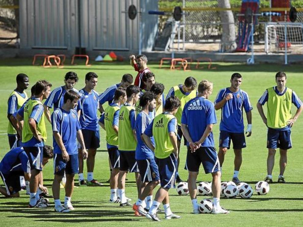 La plantilla zaragocista en uno de los entrenamientos de la recta final de la pretemporada.
