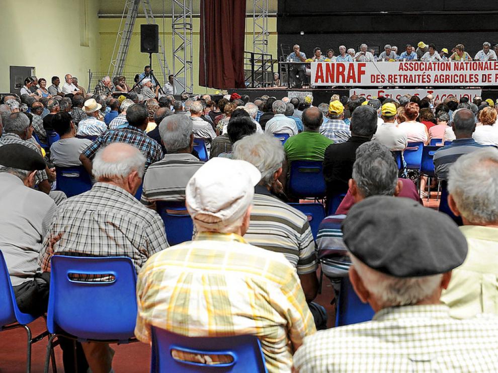 Reunión de unos 2.000 agricultores jubilados