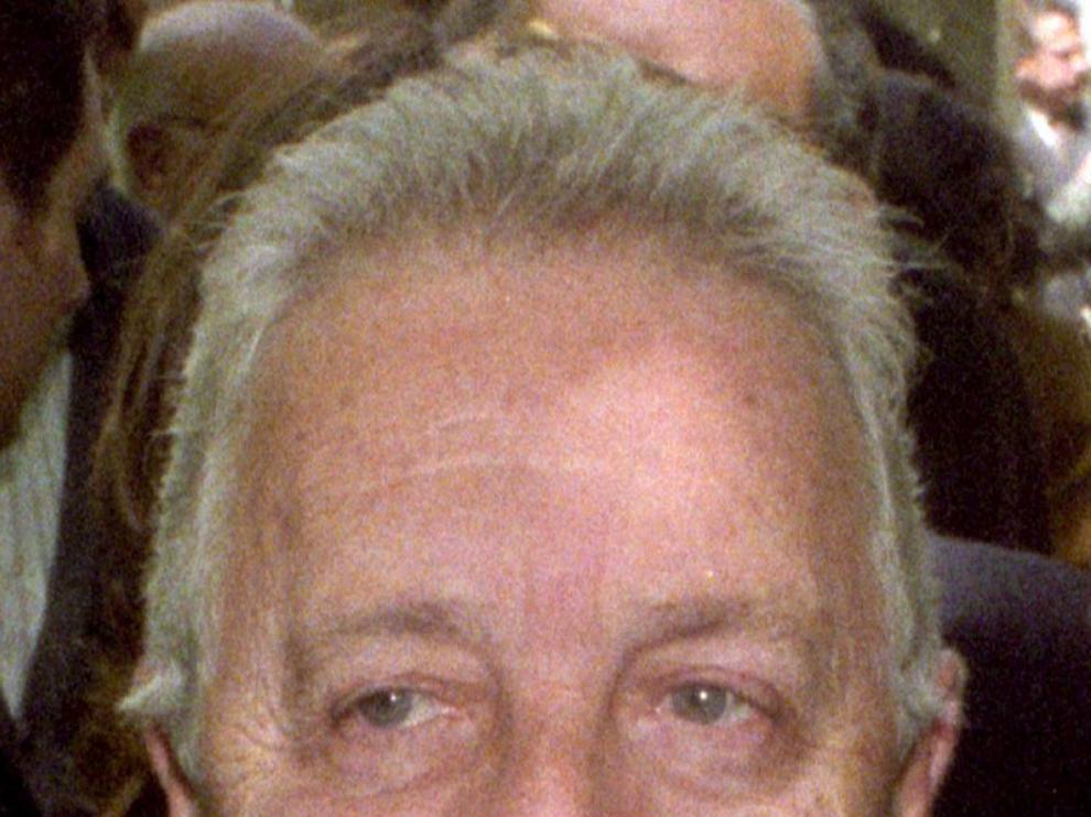 Fallece el periodista y fundador de El País, Carlos Mendo