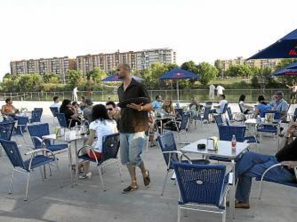 Por fuera. El quiosco del Azud, en Vadorrey, ha sido el último en inaugurarse, concretamente, a comienzos de la etapa estival de este año.
