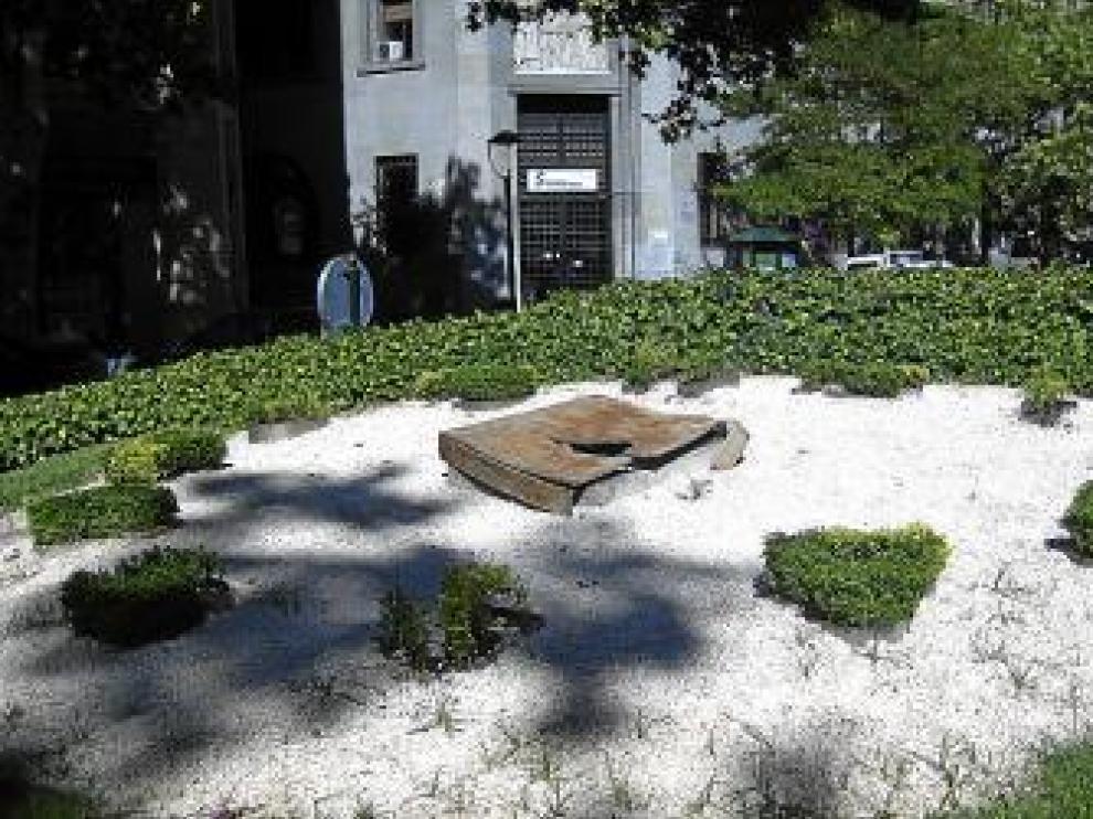 El reloj hidráulico del Jardín Botánico, en el parque Primo de Rivera.