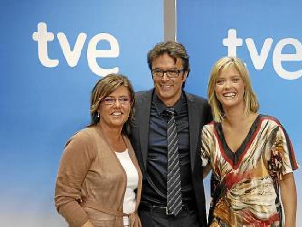 Marcos López con María Escario (izquierda) y María Casado.