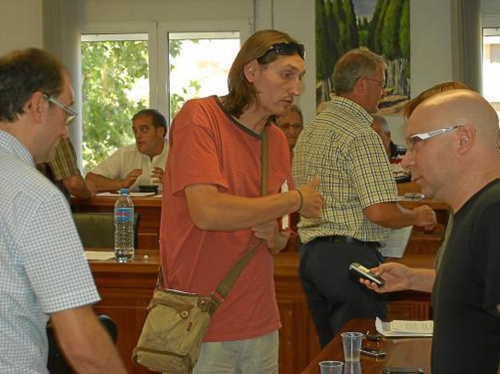 Los representantes sindicales, políticos, empresarios y alcaldes se reunieron ayer en Andorra.
