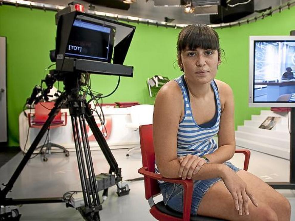 La periodista aragonesa Ana Sirvent, en el plató de ZTV.