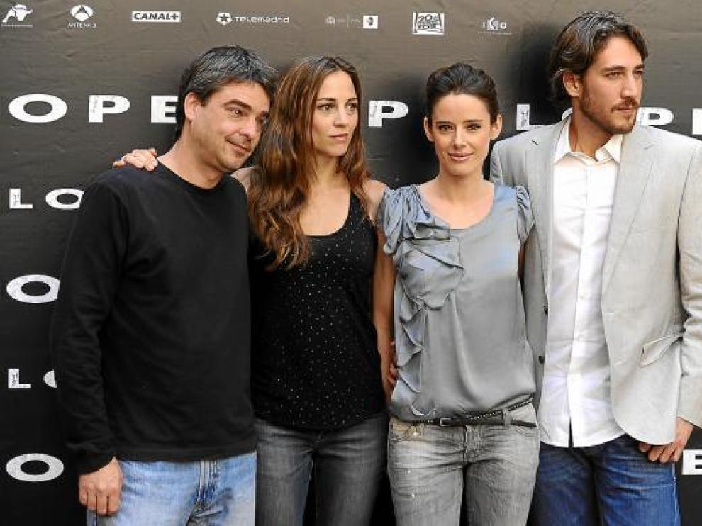 El director Andrucha Waddington, y los actores Leonor Watling, Pilar López de Ayala y Alberto Ammann.