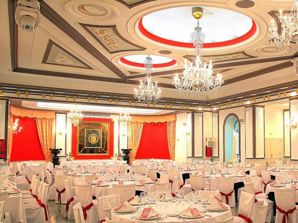 El salón de banquetes del restaurante Eliseos mantiene el ambiente de su época inicial.