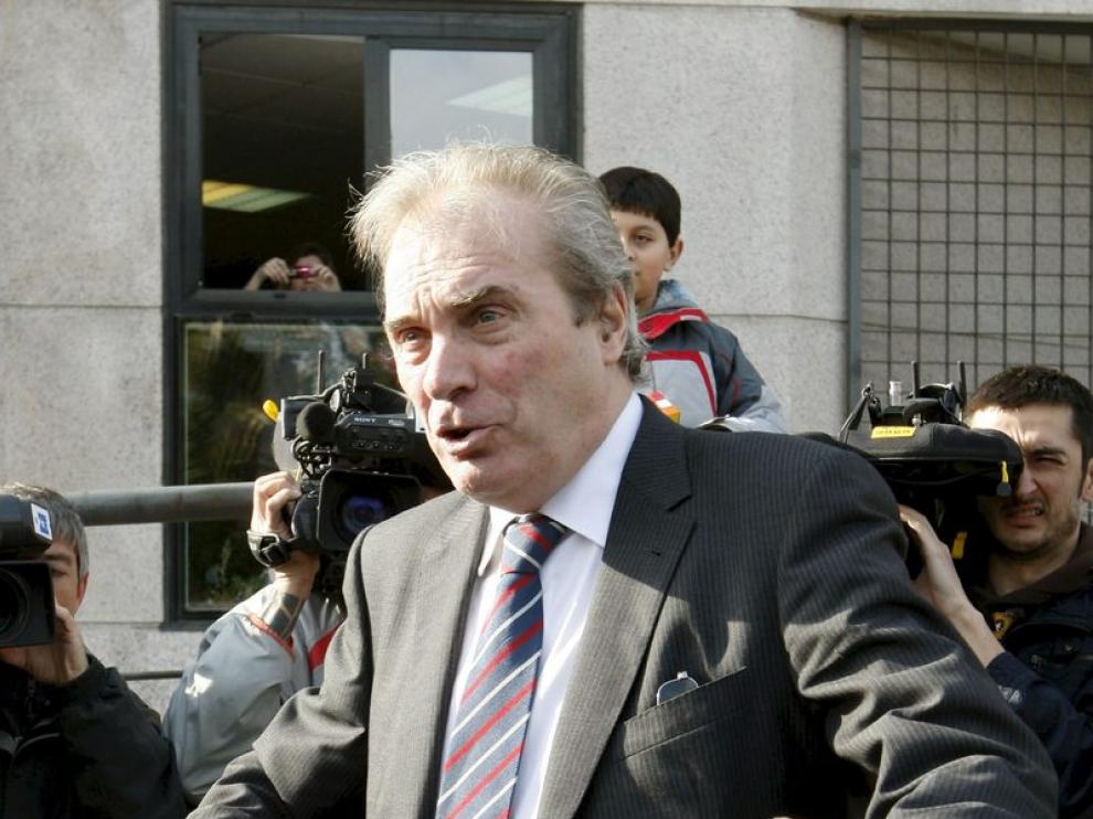 Jesús Neira a la salida del juzgado, después de haber sido acusado de un delito de seguridad vial