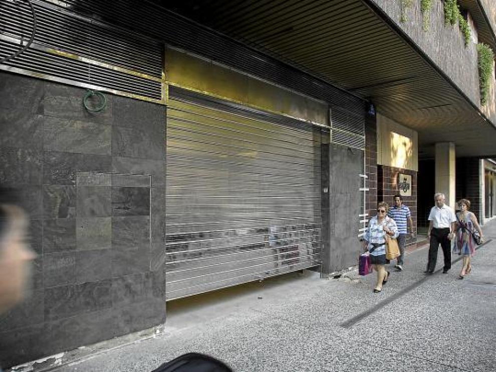 Fachada del nuevo bar Espumosos, que reabre en el mismo emplazamiento del paseo de Sagasta.