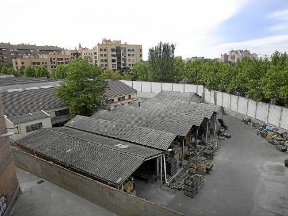 Vista de la factoría de Instalaza en la calle de Monreal de Zaragoza.