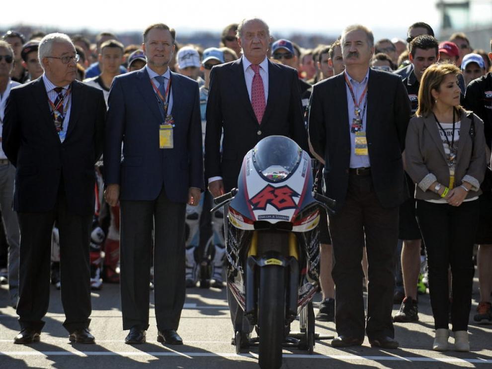 Minuto de silencio en Motorland, con la presencia del Rey don Juan Carlos