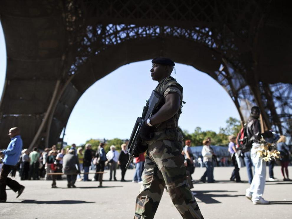 El Ejército vigila el centro de París