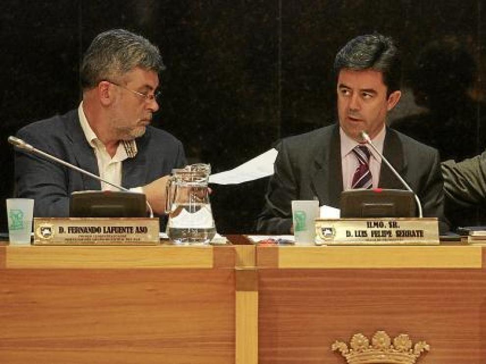 De izquierda a derecha, Fernando Lafuente, Luis Felipe y Domingo Malo durante el último pleno.