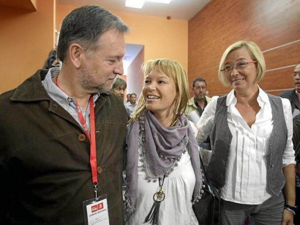 Iglesias, Pajín y Almunia, momentos antes de entrar al comité regional.