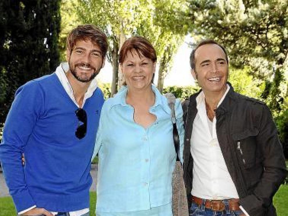 Félix Gónez, Celia Castro y Juan Ribó, protagonistas de 'Raphael'.