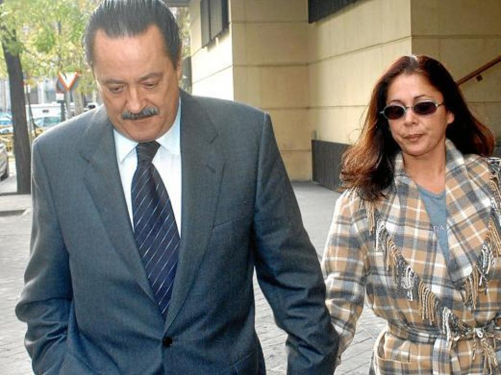 Imagen de archivo de Julián Muñoz e Isabel Pantoja juntos en diciembre de 2003.