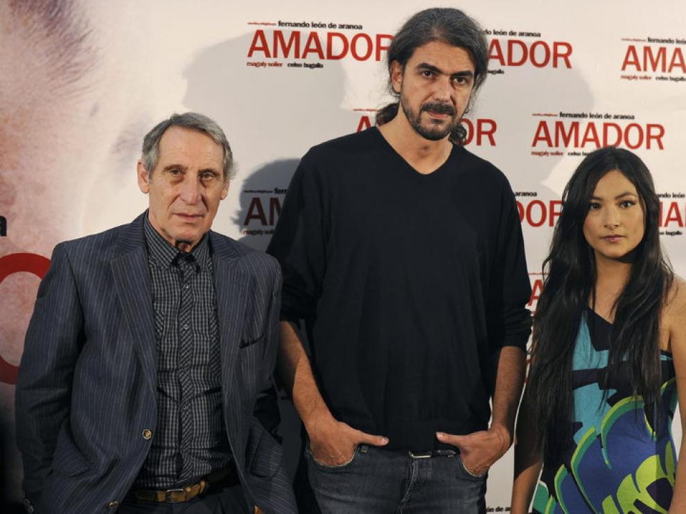 El actor Celso Bugallo, el director Fernando León y la protagonista de 'Amador' Magaly Solier durante la presentación