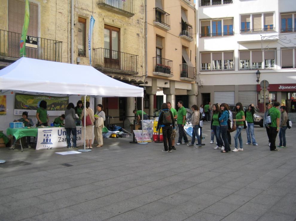 Carpa ecológica en la plaza del Mercado