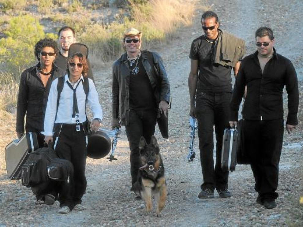 El grupo Karamba dará el concierto más populoso de su carrera este domingo.