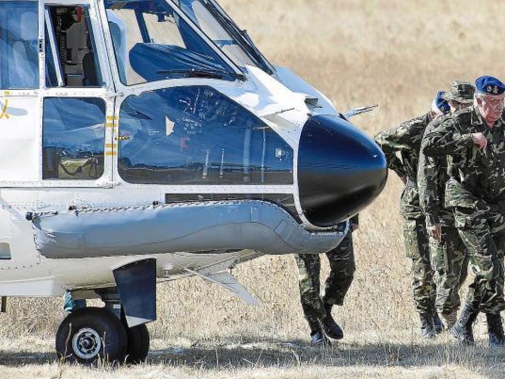 Don Juan Carlos llegó en helicóptero al Centro Nacional de Adiestramiento (Cenad).