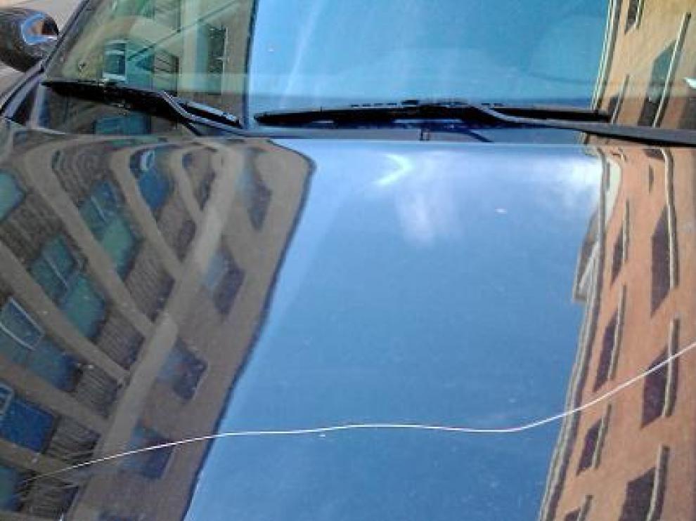 Rayan 15 vehículos y pinchan las ruedas de otros 7 en calles de Las Delicias