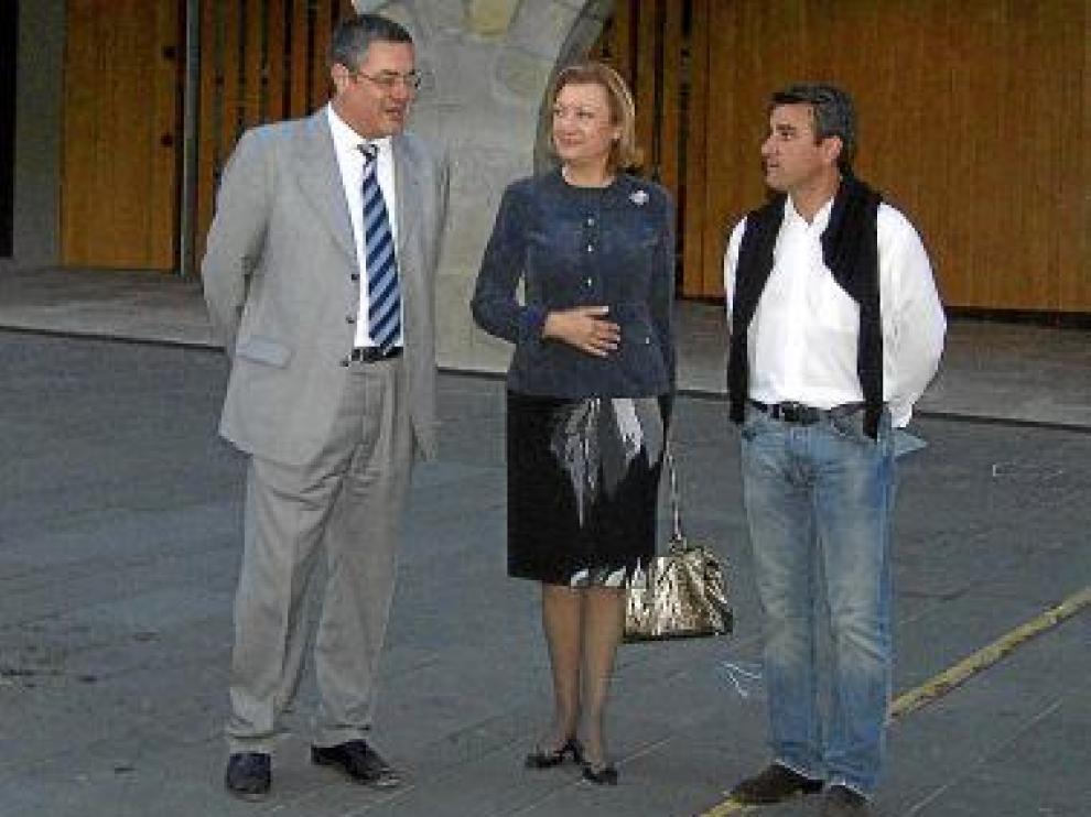 Antonio Torres, Rudi y José Antonio Lagüens, ayer en Graus.