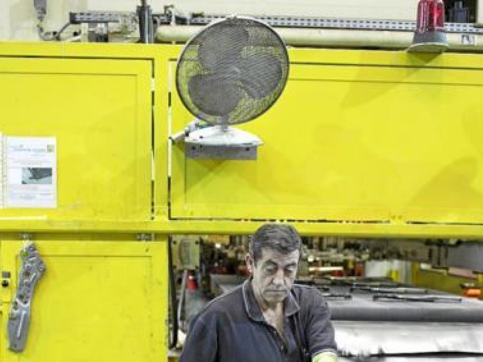 La industria es el sector que más está sufriendo la crisis.