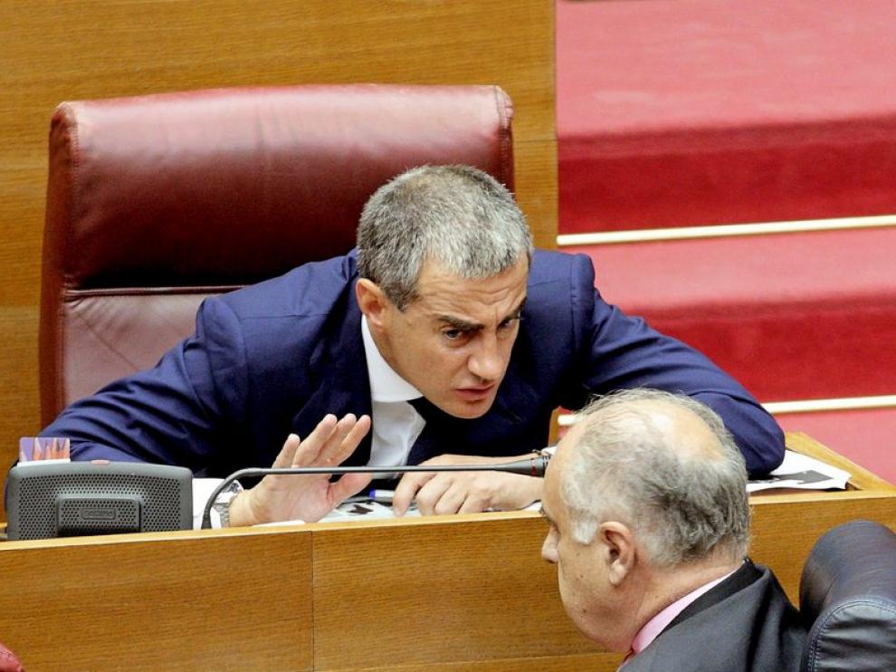 Ricardo Costa, detrás del portavoz del PP