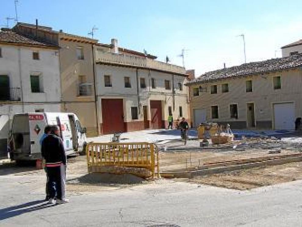 Vista de las obras en la plaza de Tórtoles.