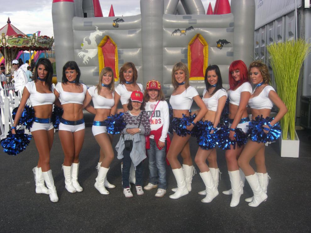 Con las Cheerleaders de Motorland