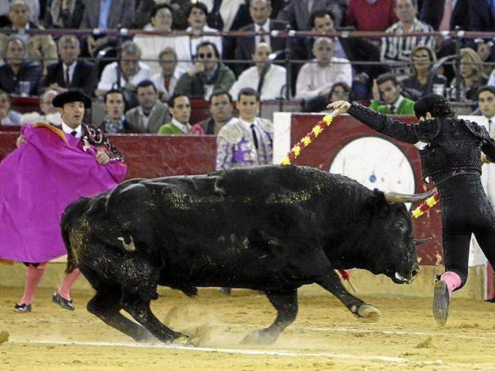 Presenten... ¡armas!