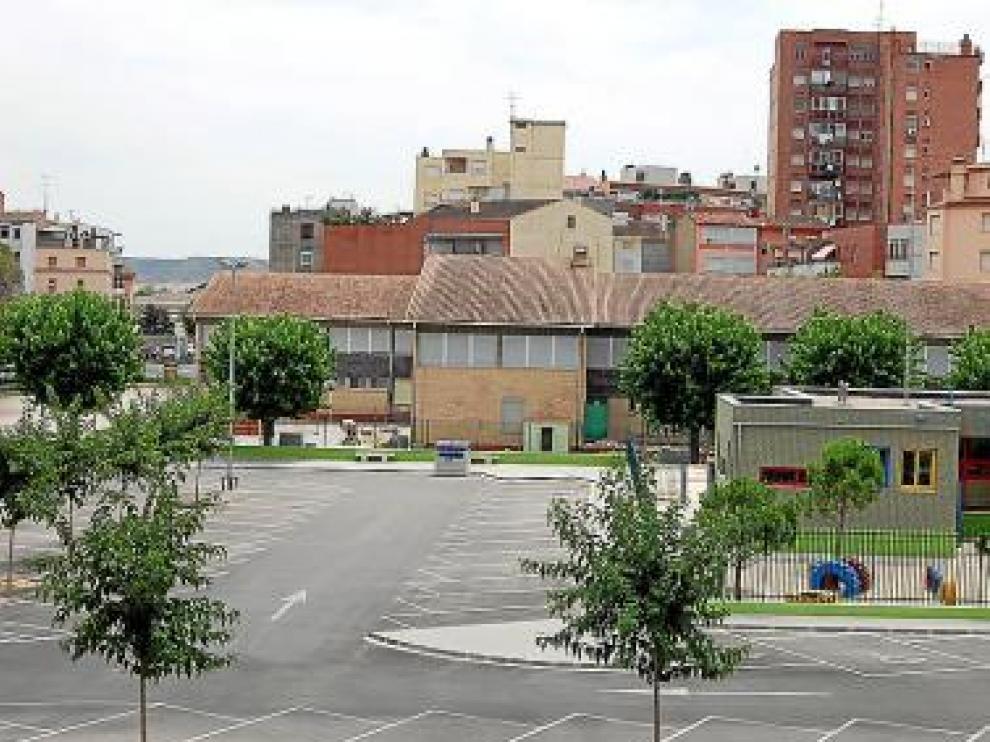 Parquin ya terminado junto al colegio San José de Calasanz.
