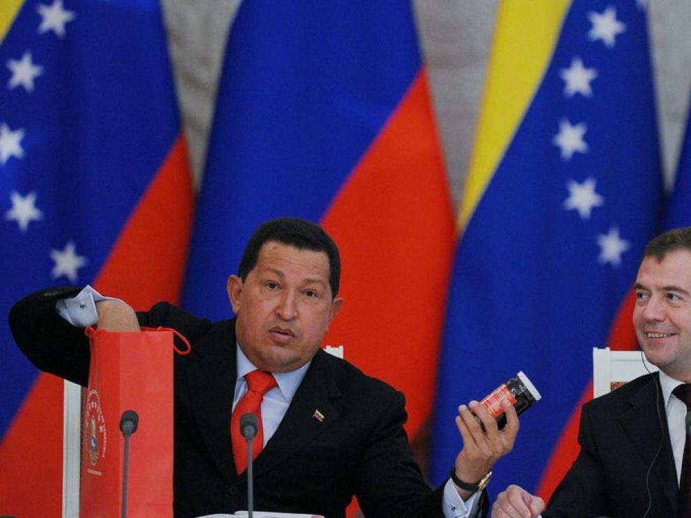 Chávez y Medvédev firman el acuerdo